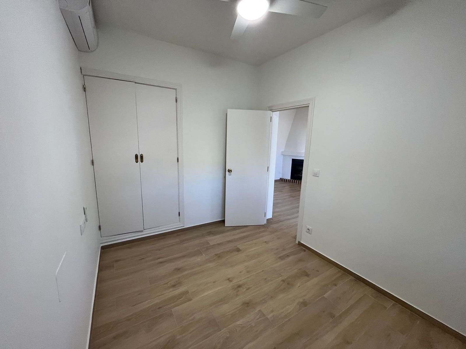 3 bedroom Villa for rent in Oliva with pool garage - € 1,250 (Ref: 9562601)