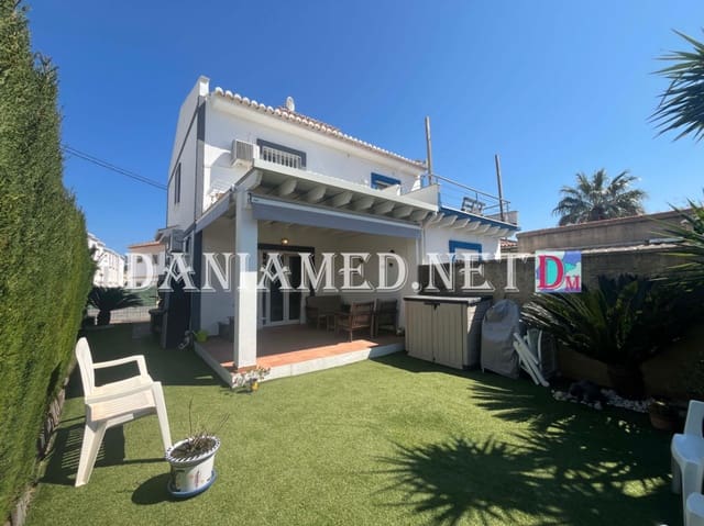 2 slaapkamer Rijtjeshuis te koop in Oliva Nova, Oliva met garage - € 229.000 (Ref: 9569466)