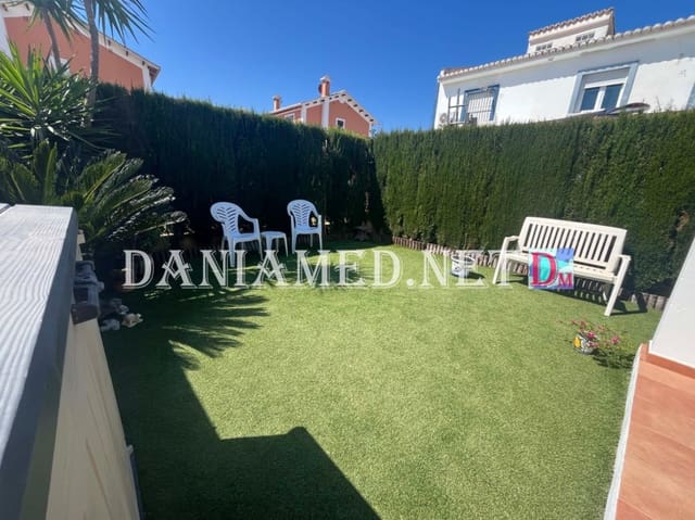 2 slaapkamer Rijtjeshuis te koop in Oliva Nova, Oliva met garage - € 229.000 (Ref: 9569466)