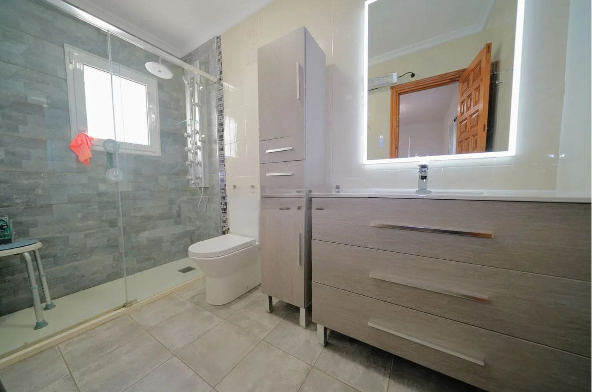 4 makuuhuone Huvila myytävänä paikassa Els Poblets mukana uima-altaan 
autotalli - 540 000 € (Ref: 9739262)