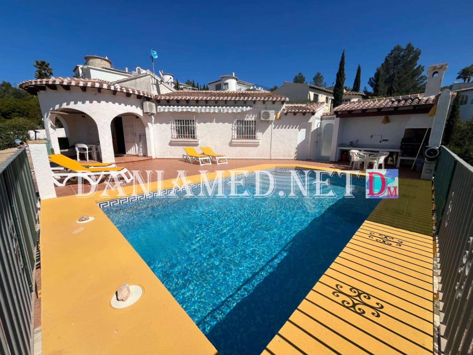 2 makuuhuone Huvila myytävänä paikassa Monte Pego mukana uima-altaan 
autotalli - 430 000 € (Ref: 9782488)