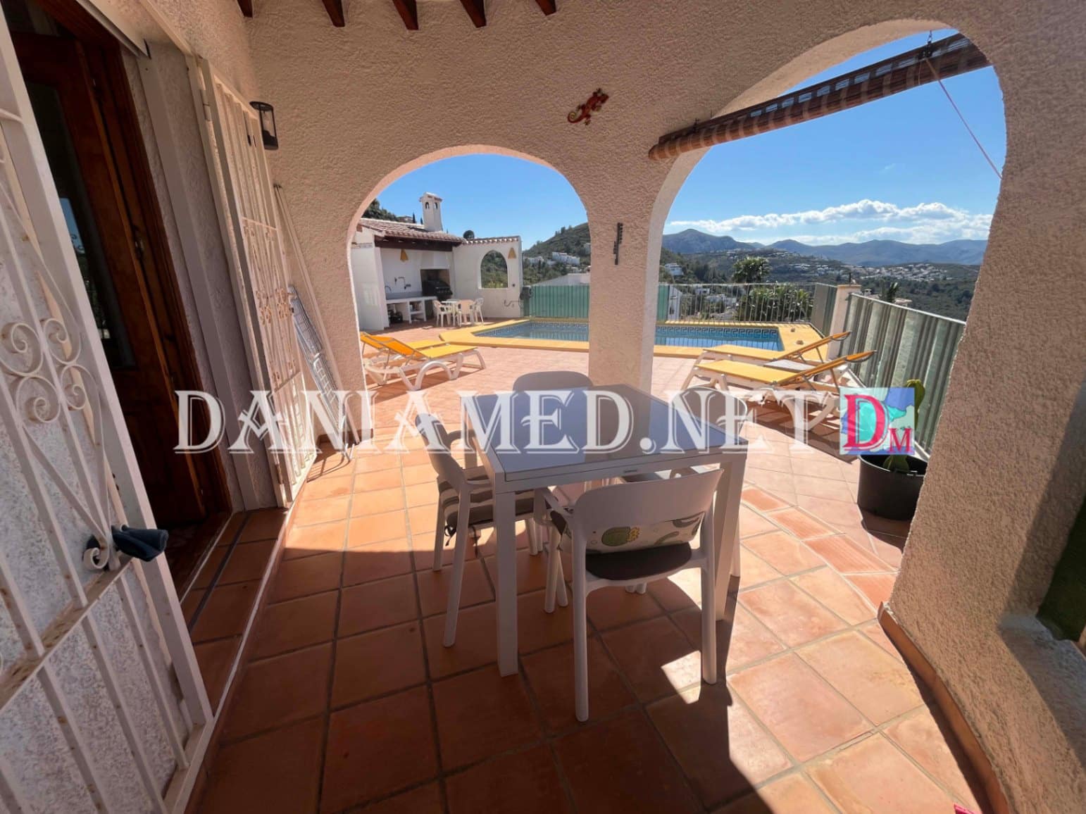 2 makuuhuone Huvila myytävänä paikassa Monte Pego mukana uima-altaan 
autotalli - 430 000 € (Ref: 9782488)