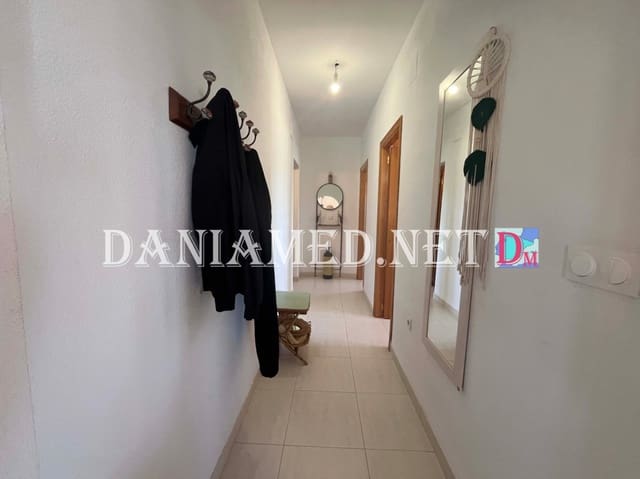 2 makuuhuone Huvila myytävänä paikassa Monte Pego, Pego mukana uima-altaan 
autotalli - 430 000 € (Ref: 9782488)