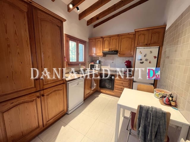 2 makuuhuone Huvila myytävänä paikassa Monte Pego, Pego mukana uima-altaan 
autotalli - 430 000 € (Ref: 9782488)