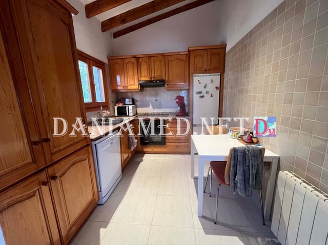 2 makuuhuone Huvila myytävänä paikassa Monte Pego, Pego mukana uima-altaan 
autotalli - 430 000 € (Ref: 9782488)