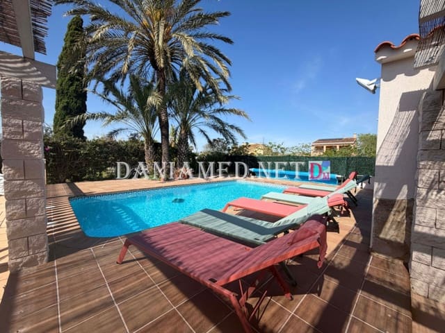 8 Zimmer Villa zu verkaufen in Oliva Nova, Oliva mit Pool Garage - 895.000 € (Ref: 9793361)