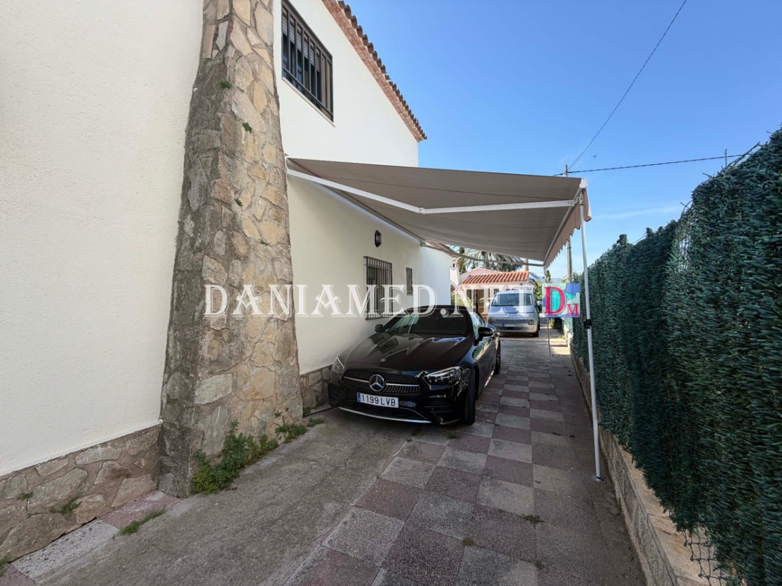 8 Zimmer Villa zu verkaufen in Oliva mit Pool Garage - 895.000 € (Ref: 9793361)