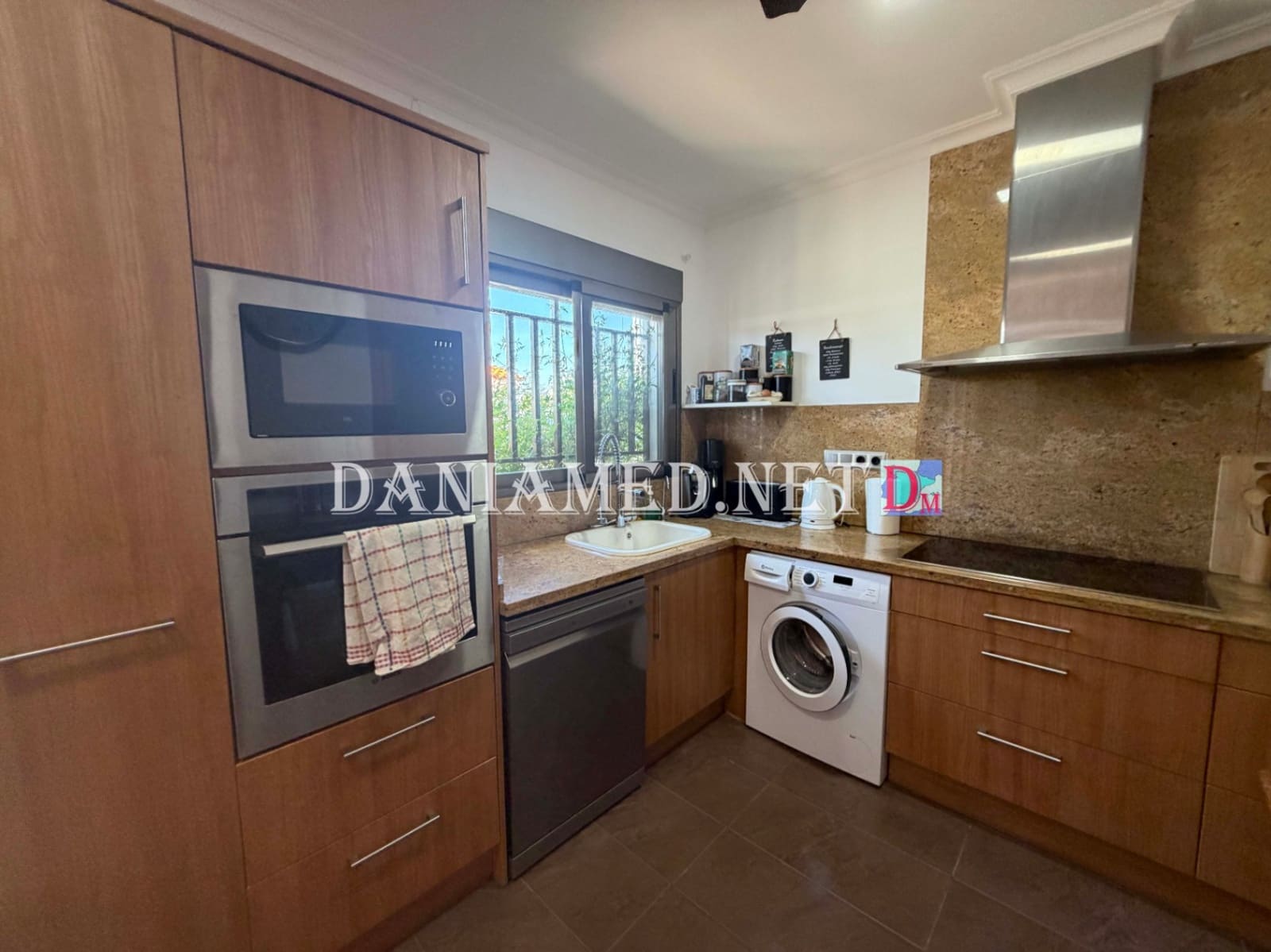 8 Zimmer Villa zu verkaufen in Oliva mit Pool Garage - 895.000 € (Ref: 9793361)