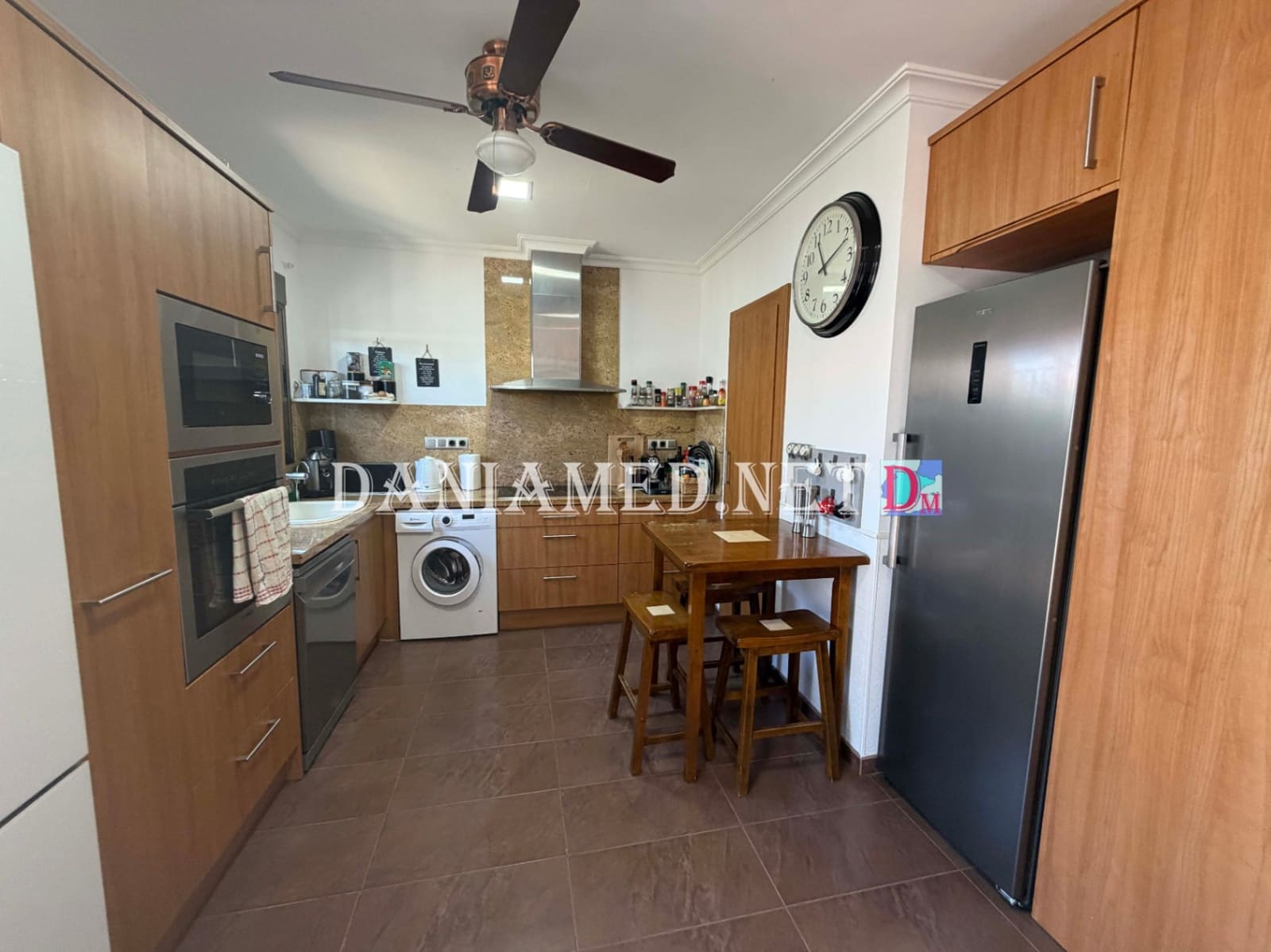 8 Zimmer Villa zu verkaufen in Oliva mit Pool Garage - 895.000 € (Ref: 9793361)