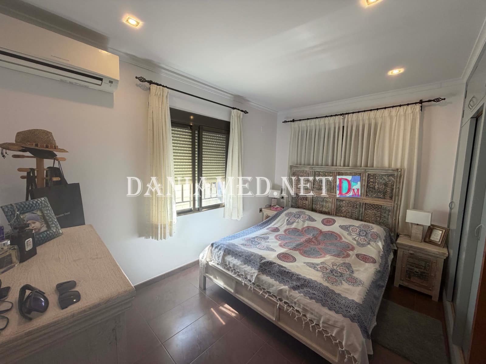 8 Zimmer Villa zu verkaufen in Oliva mit Pool Garage - 895.000 € (Ref: 9793361)