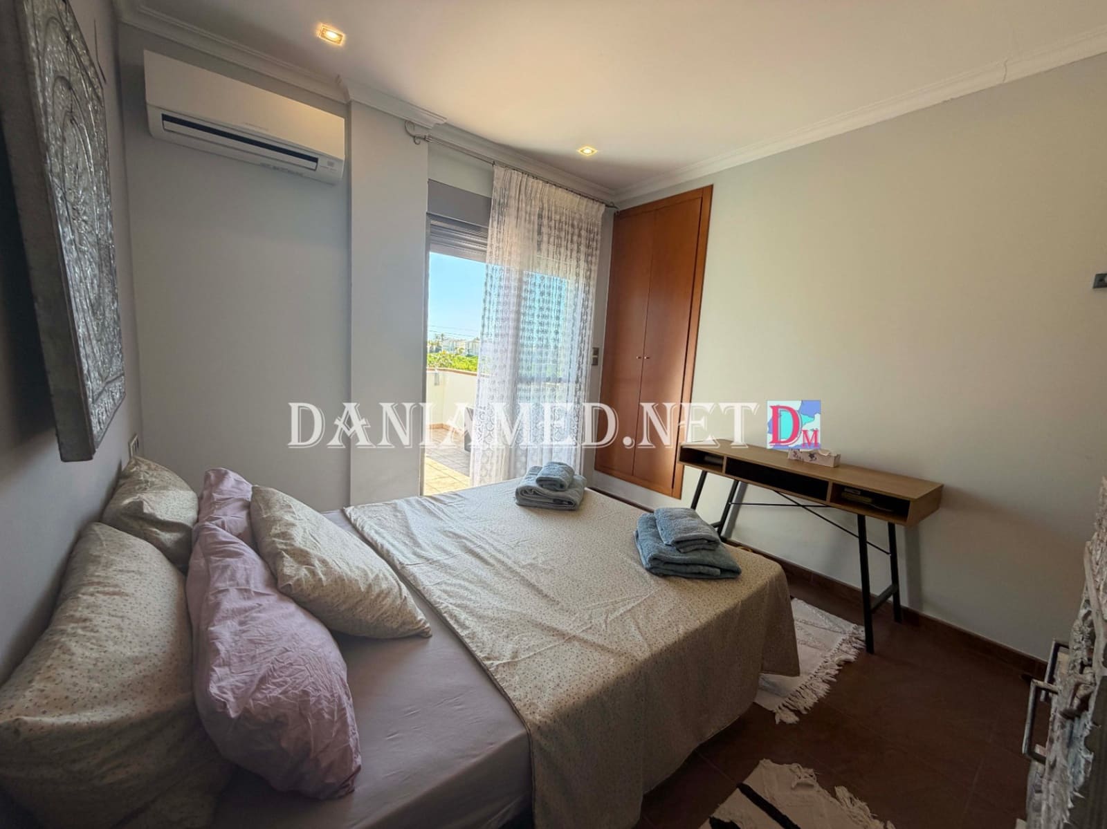 8 Zimmer Villa zu verkaufen in Oliva mit Pool Garage - 895.000 € (Ref: 9793361)