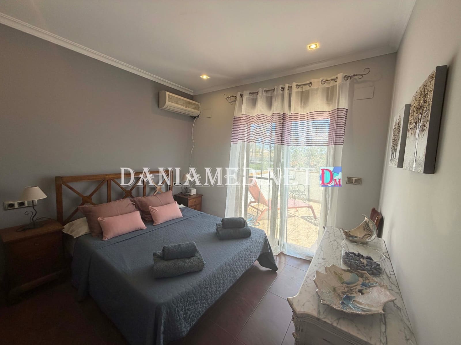 8 Zimmer Villa zu verkaufen in Oliva mit Pool Garage - 895.000 € (Ref: 9793361)