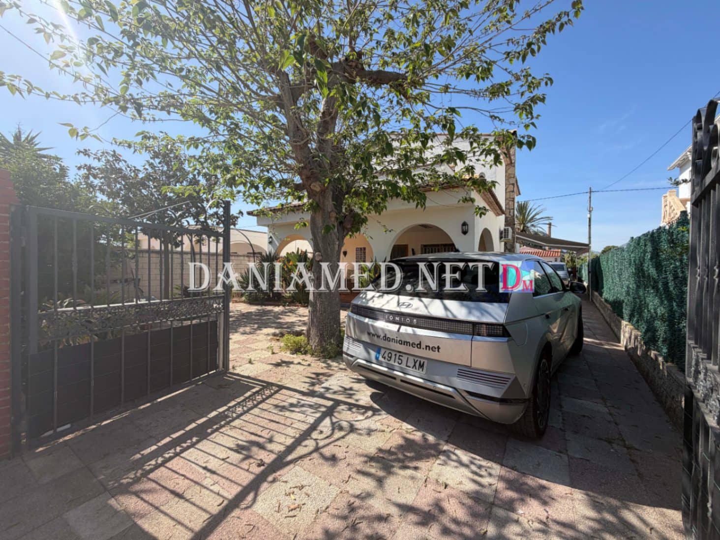 8 Zimmer Villa zu verkaufen in Oliva mit Pool Garage - 895.000 € (Ref: 9793361)