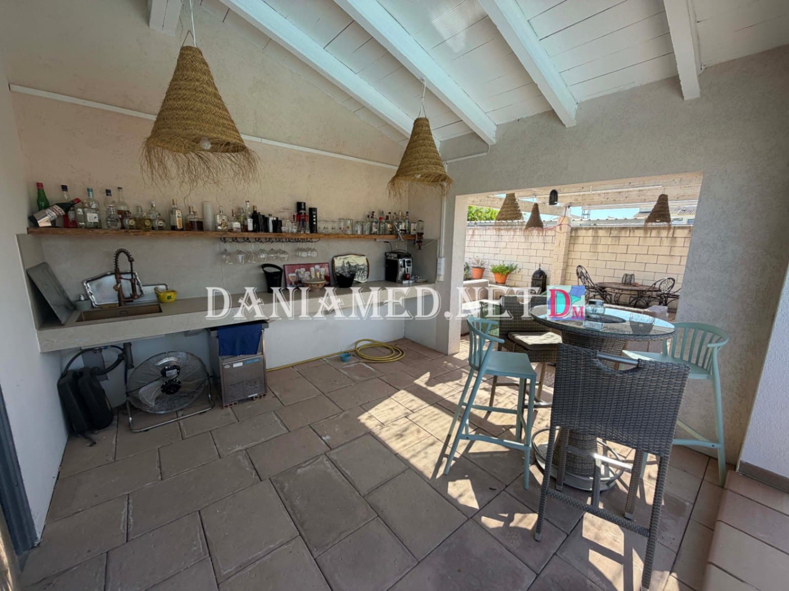 8 Zimmer Villa zu verkaufen in Oliva mit Pool Garage - 895.000 € (Ref: 9793361)