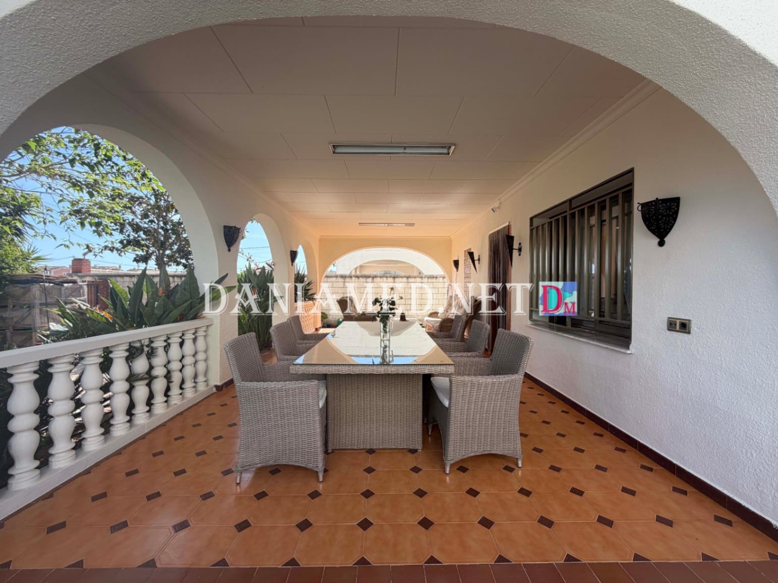 8 Zimmer Villa zu verkaufen in Oliva mit Pool Garage - 895.000 € (Ref: 9793361)