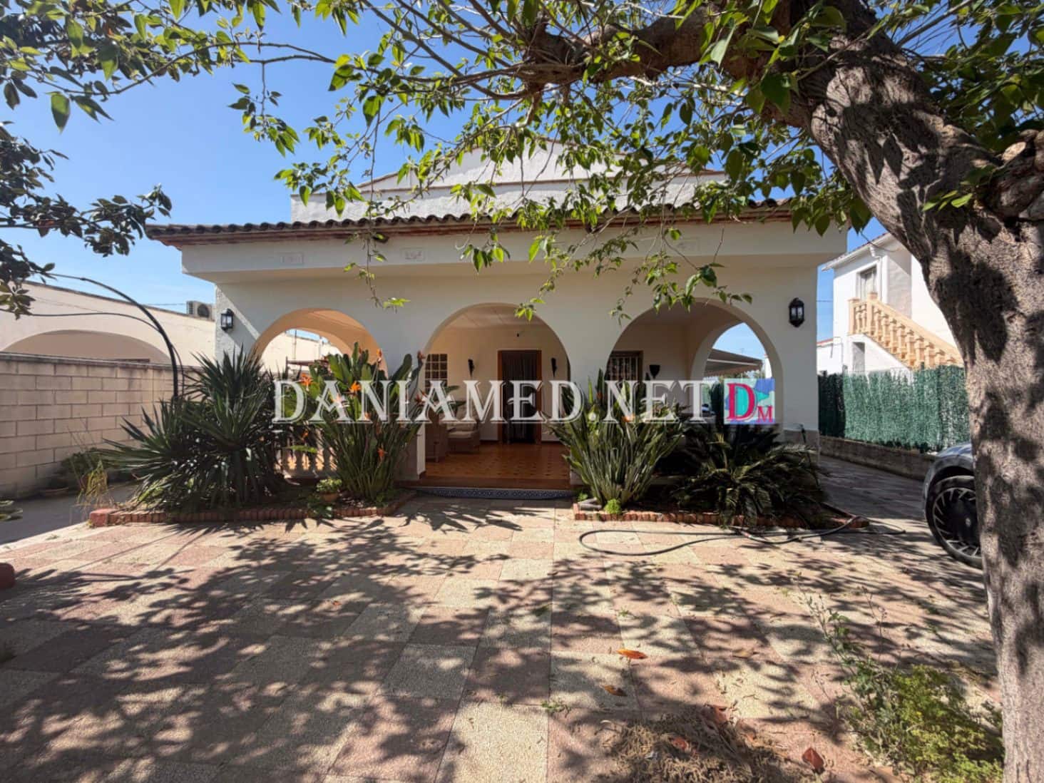 8 Zimmer Villa zu verkaufen in Oliva mit Pool Garage - 895.000 € (Ref: 9793361)