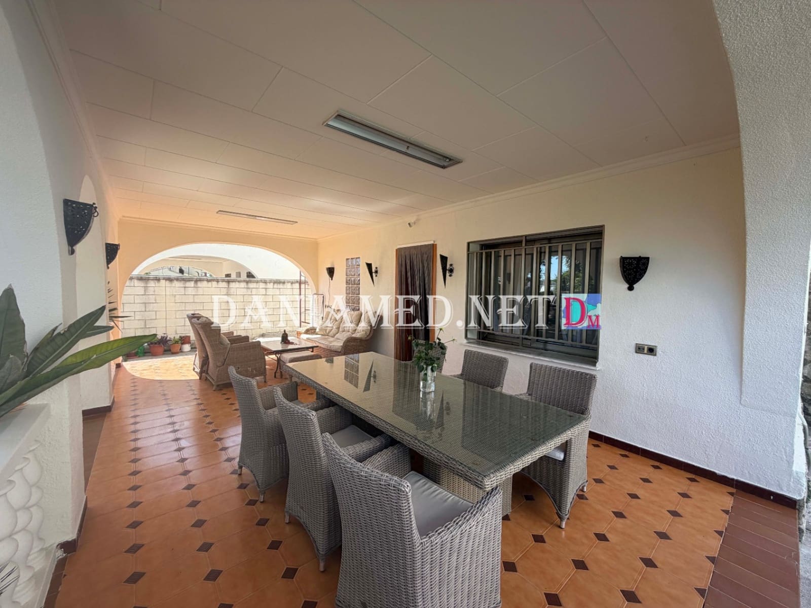 8 Zimmer Villa zu verkaufen in Oliva mit Pool Garage - 895.000 € (Ref: 9793361)