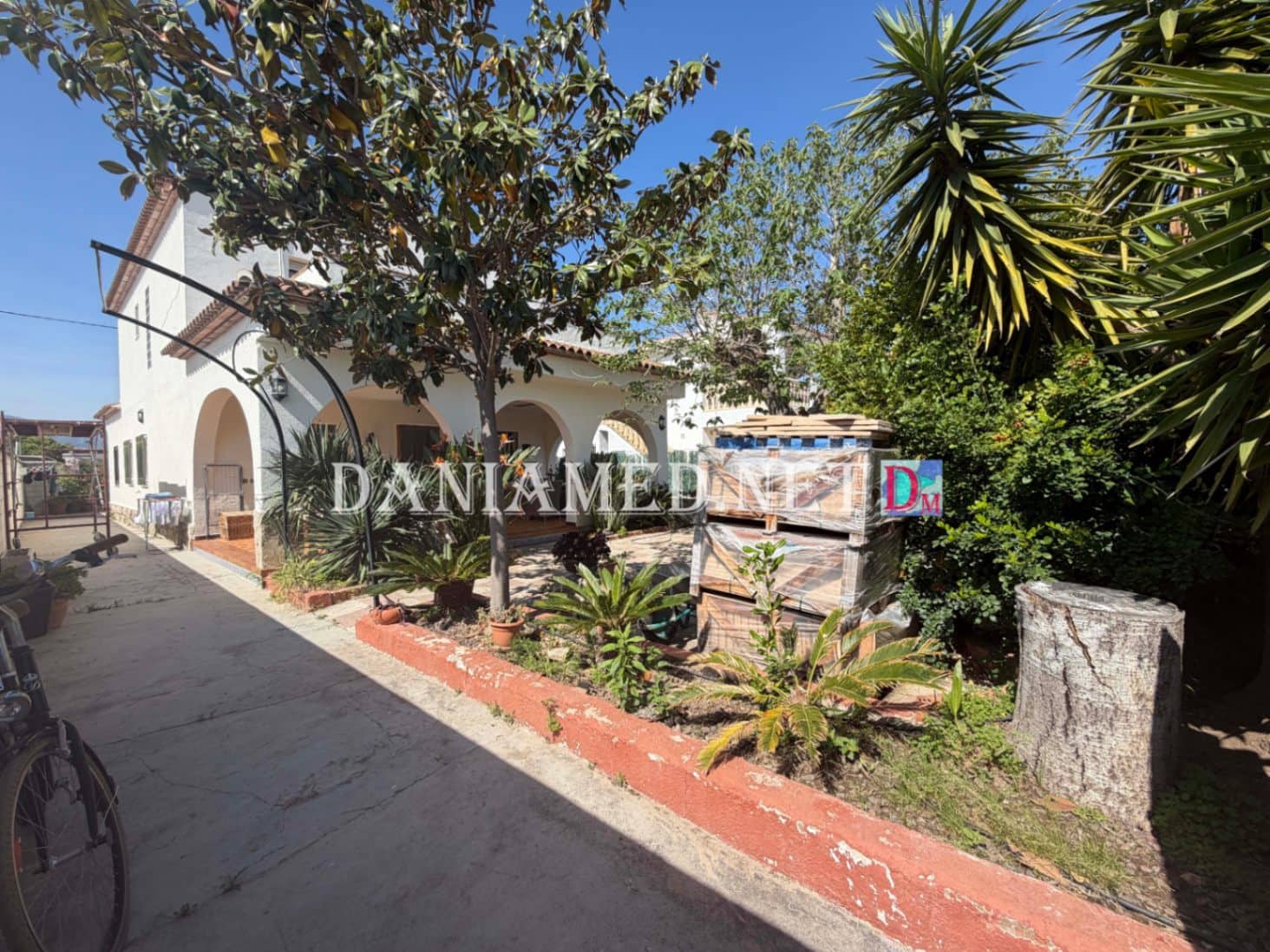 8 Zimmer Villa zu verkaufen in Oliva mit Pool Garage - 895.000 € (Ref: 9793361)