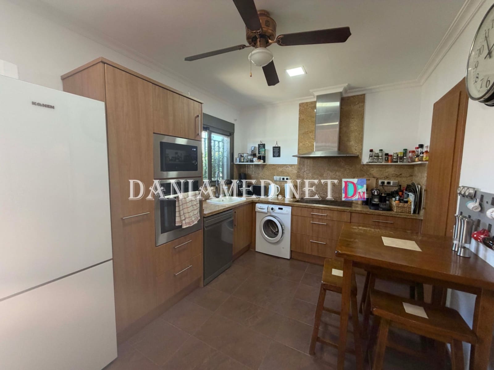9 Zimmer Villa zu verkaufen in Oliva mit Pool Garage - 895.000 € (Ref: 9793361)
