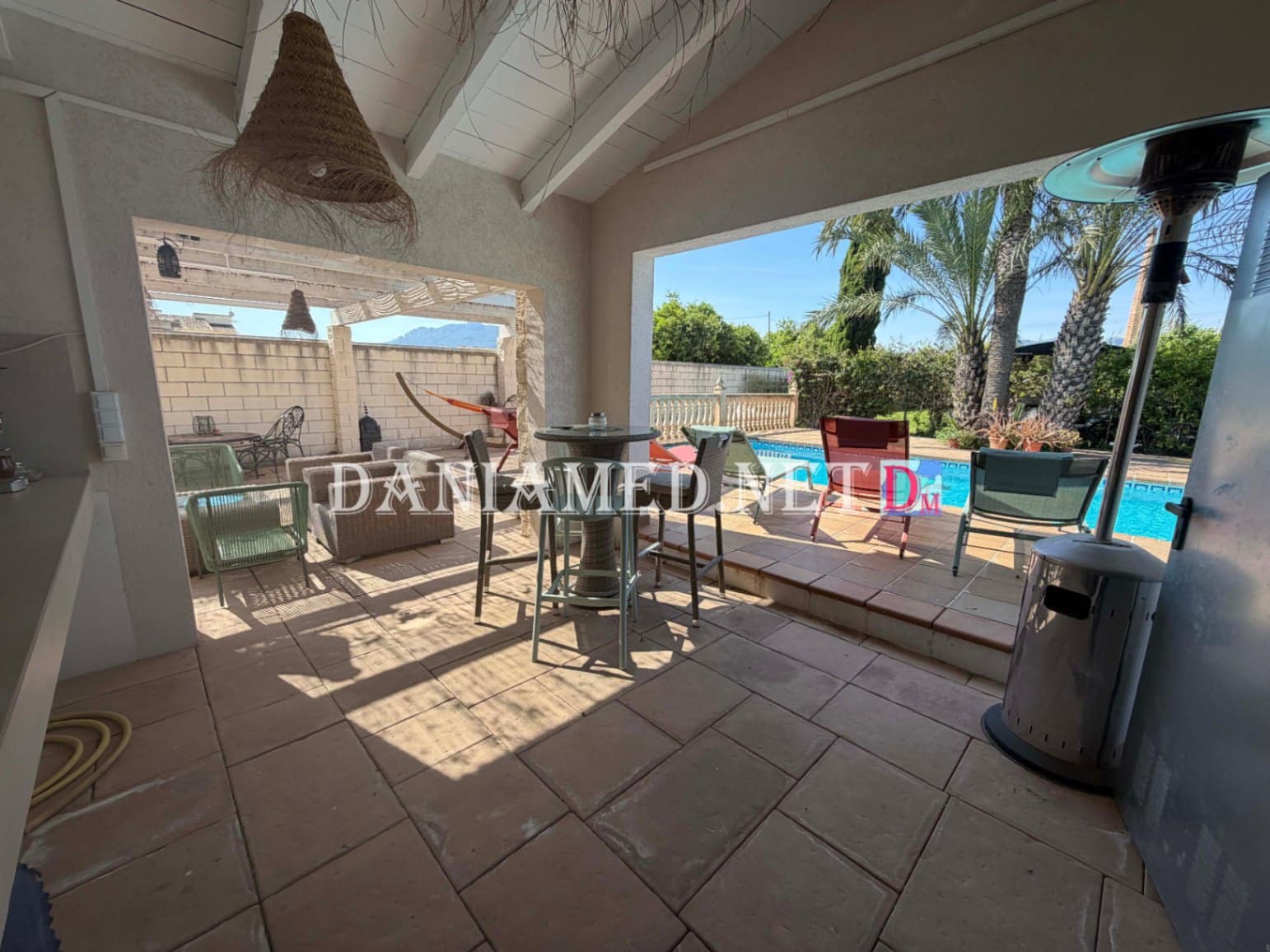9 Zimmer Villa zu verkaufen in Oliva mit Pool Garage - 895.000 € (Ref: 9793361)