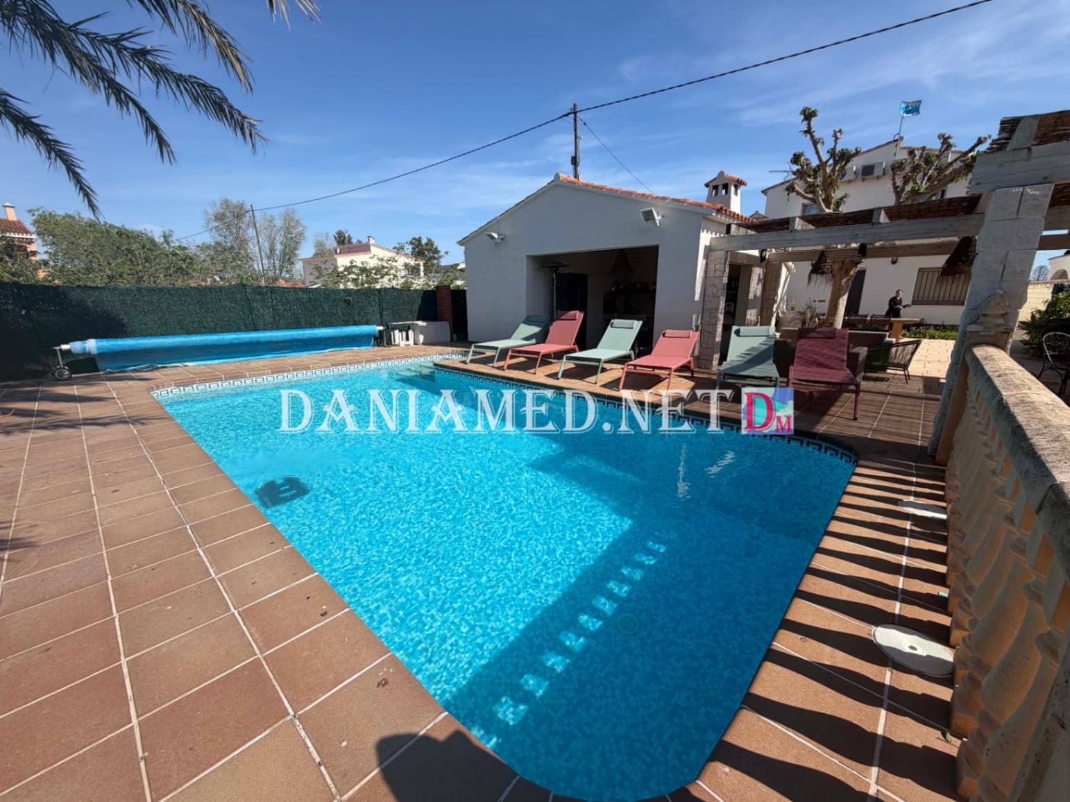 9 Zimmer Villa zu verkaufen in Oliva mit Pool Garage - 895.000 € (Ref: 9793361)