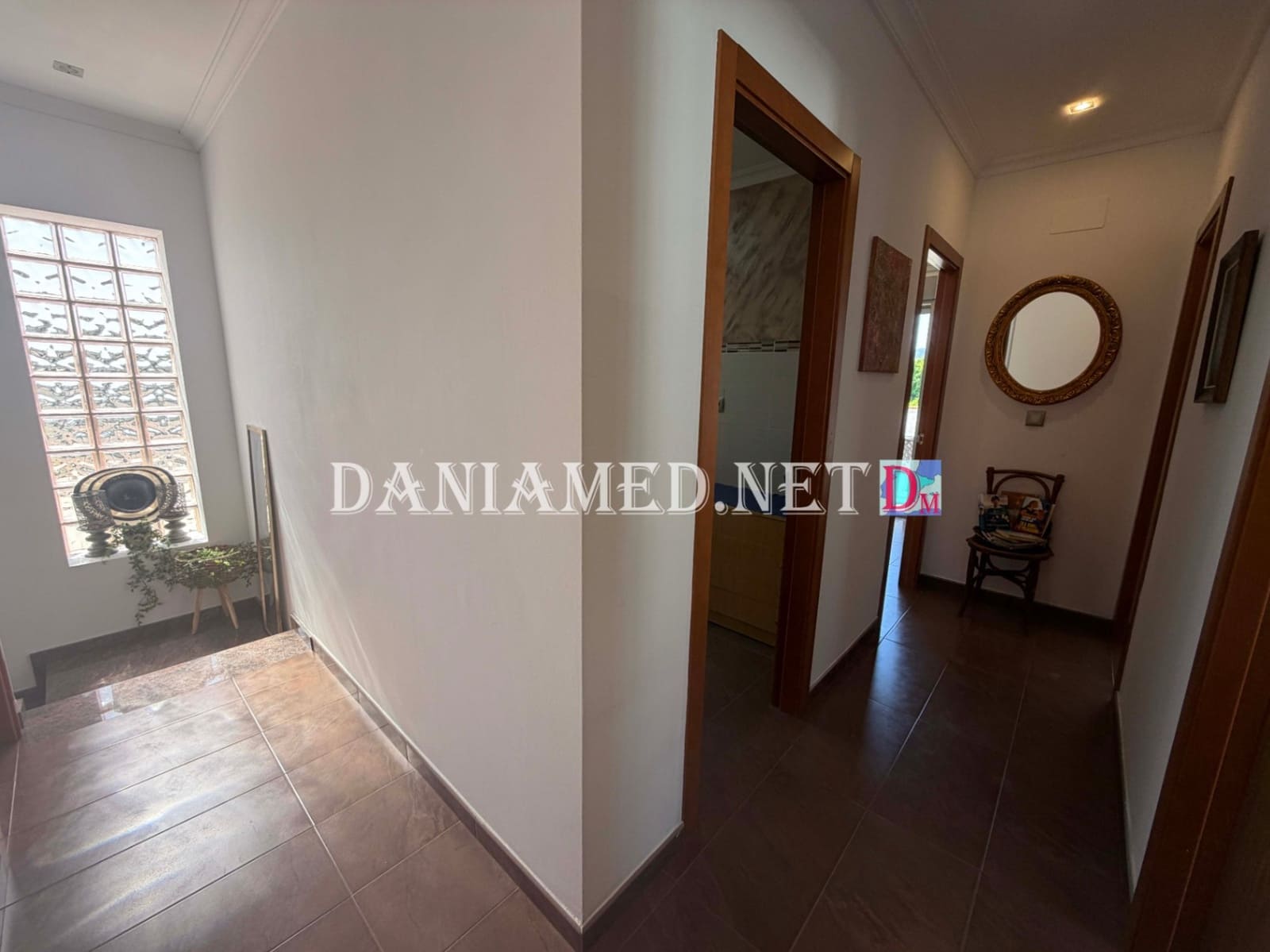 9 Zimmer Villa zu verkaufen in Oliva mit Pool Garage - 895.000 € (Ref: 9793361)