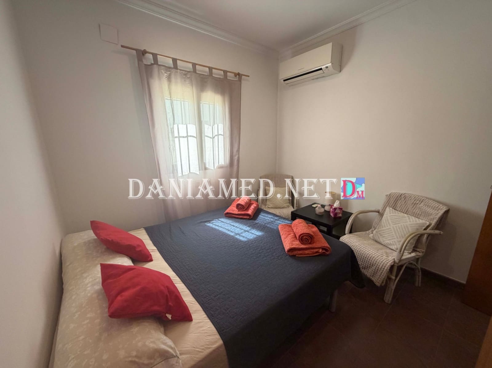 9 Zimmer Villa zu verkaufen in Oliva mit Pool Garage - 895.000 € (Ref: 9793361)