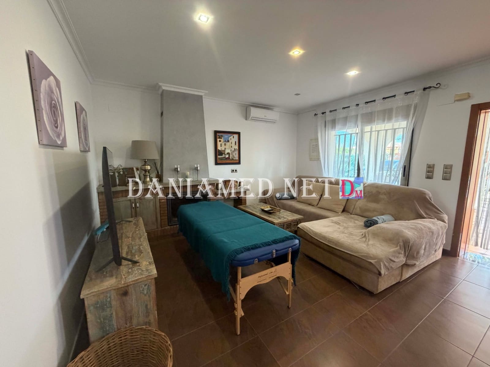 9 Zimmer Villa zu verkaufen in Oliva mit Pool Garage - 895.000 € (Ref: 9793361)