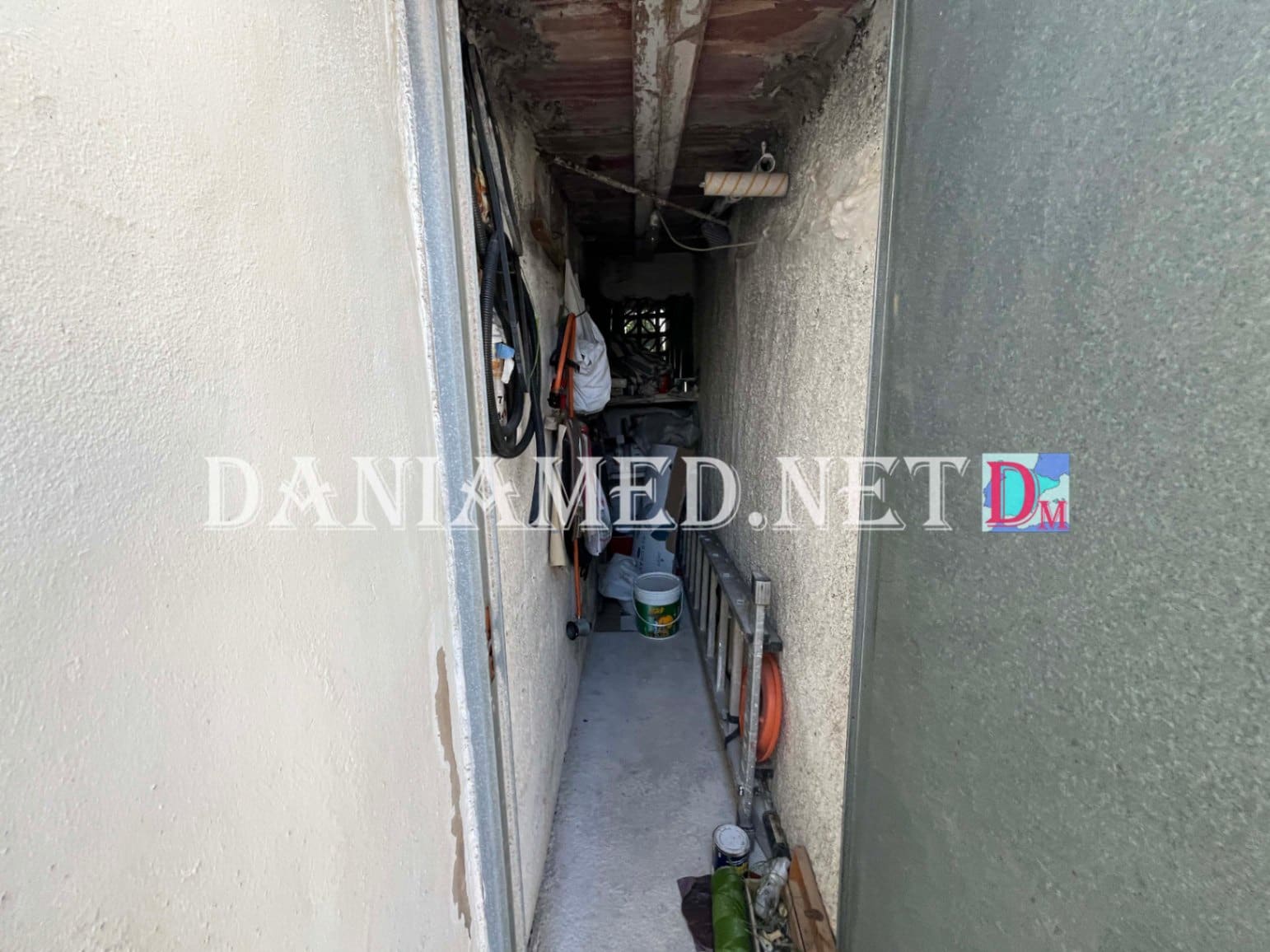 3 makuuhuone Huvila myytävänä paikassa Oliva mukana 
autotalli - 290 000 € (Ref: 9793364)