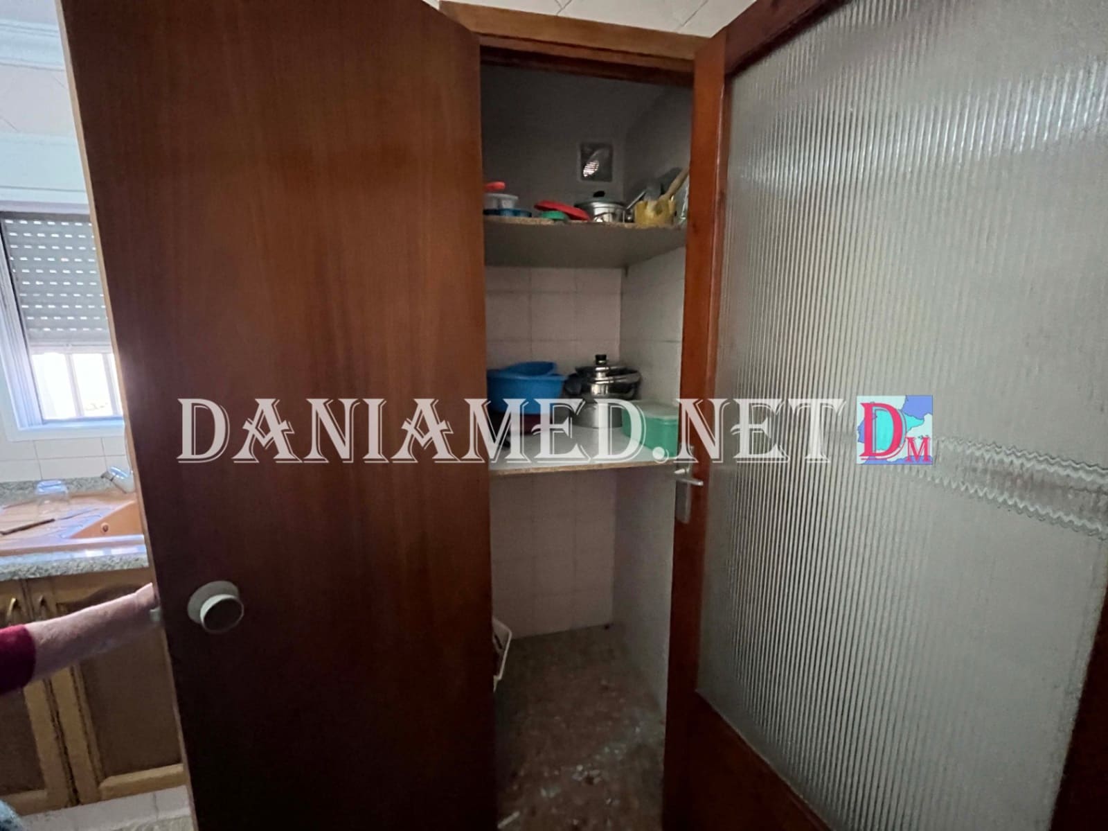 3 makuuhuone Huvila myytävänä paikassa Oliva mukana 
autotalli - 290 000 € (Ref: 9793364)