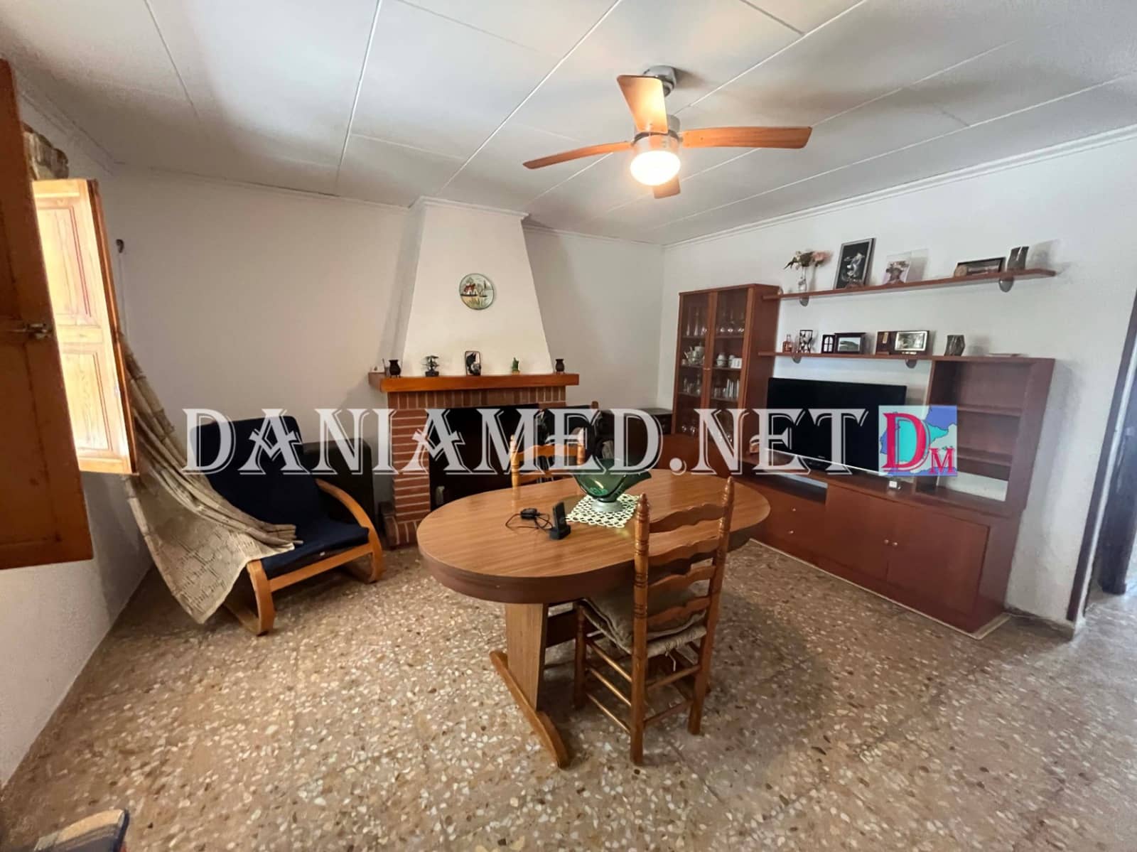 3 makuuhuone Huvila myytävänä paikassa Oliva mukana 
autotalli - 290 000 € (Ref: 9793364)