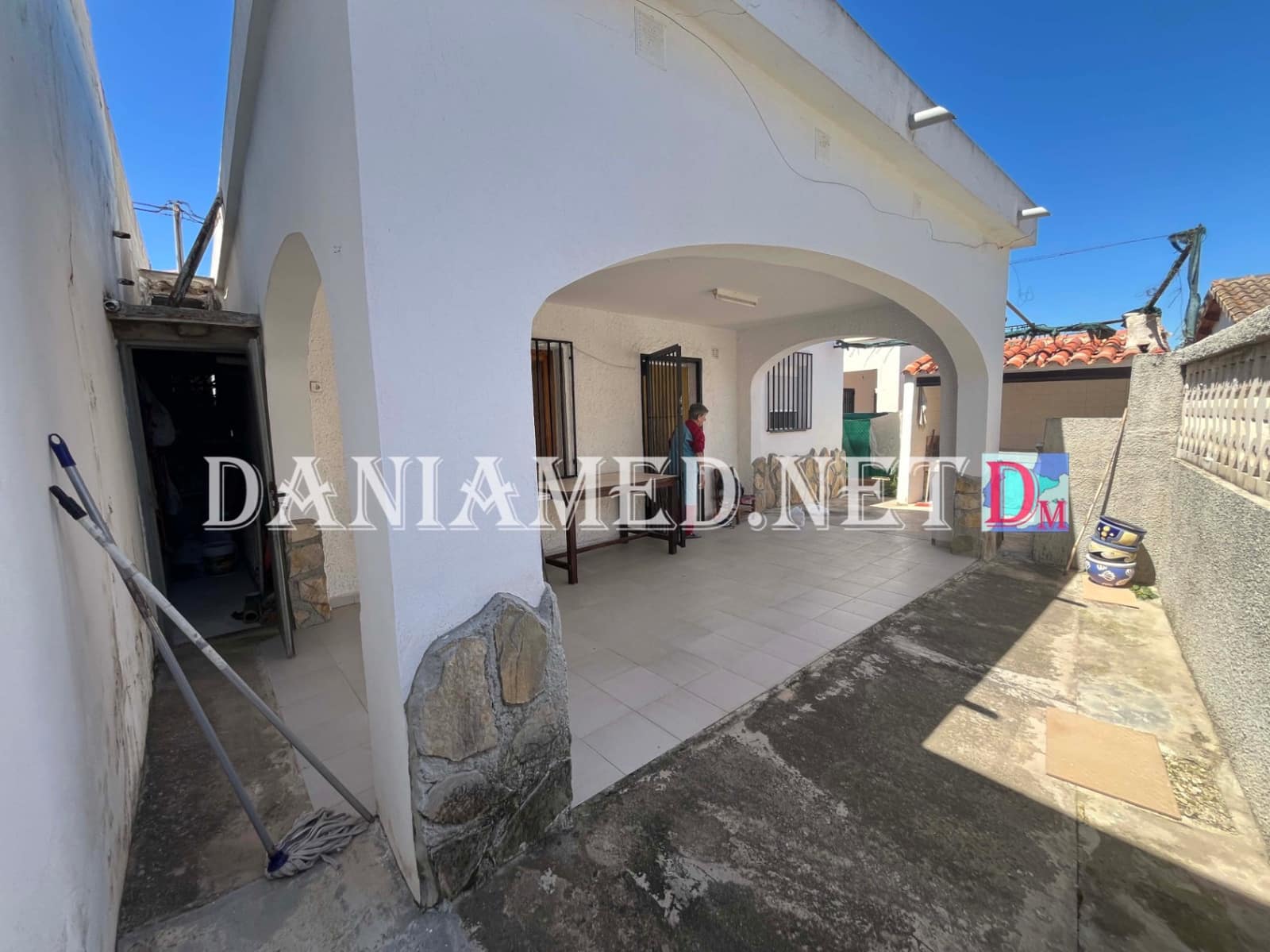 3 makuuhuone Huvila myytävänä paikassa Oliva mukana 
autotalli - 290 000 € (Ref: 9793364)