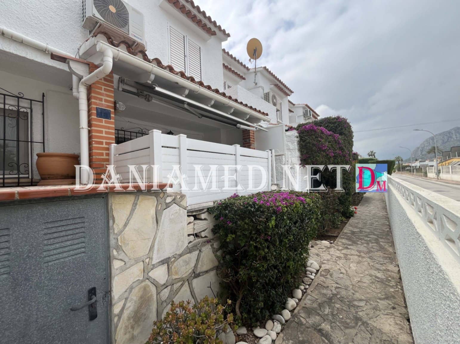 2 bedroom Terraced Villa for sale in Els Poblets with pool - € 199,000 (Ref: 9826031)