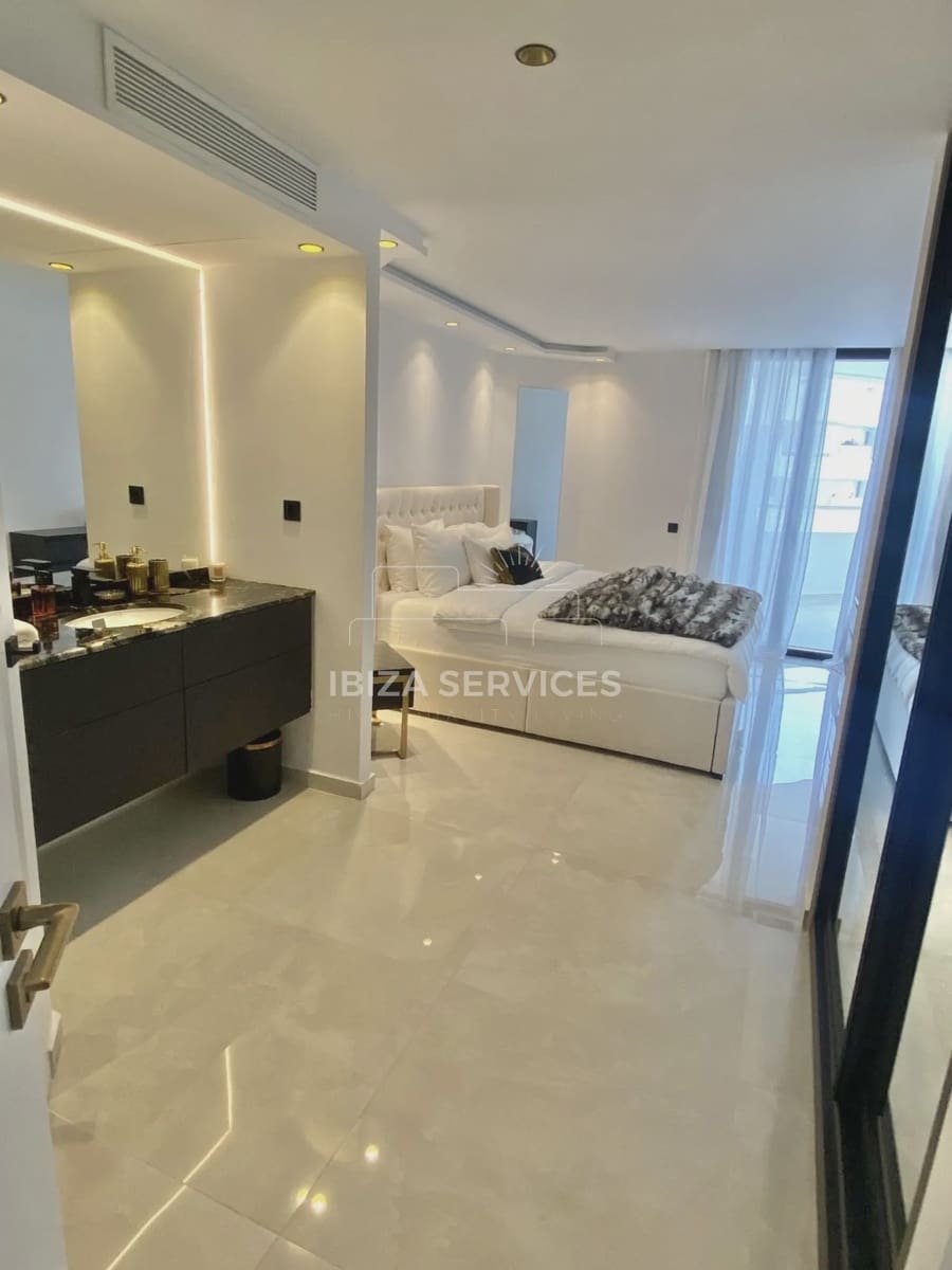 2 soverom Leilighet til leie i Ibiza by med svømmebasseng - € 2 200 (Ref: 10050489)