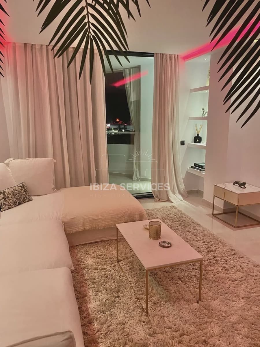 2 soverom Leilighet til leie i Ibiza by med svømmebasseng - € 2 200 (Ref: 10050489)