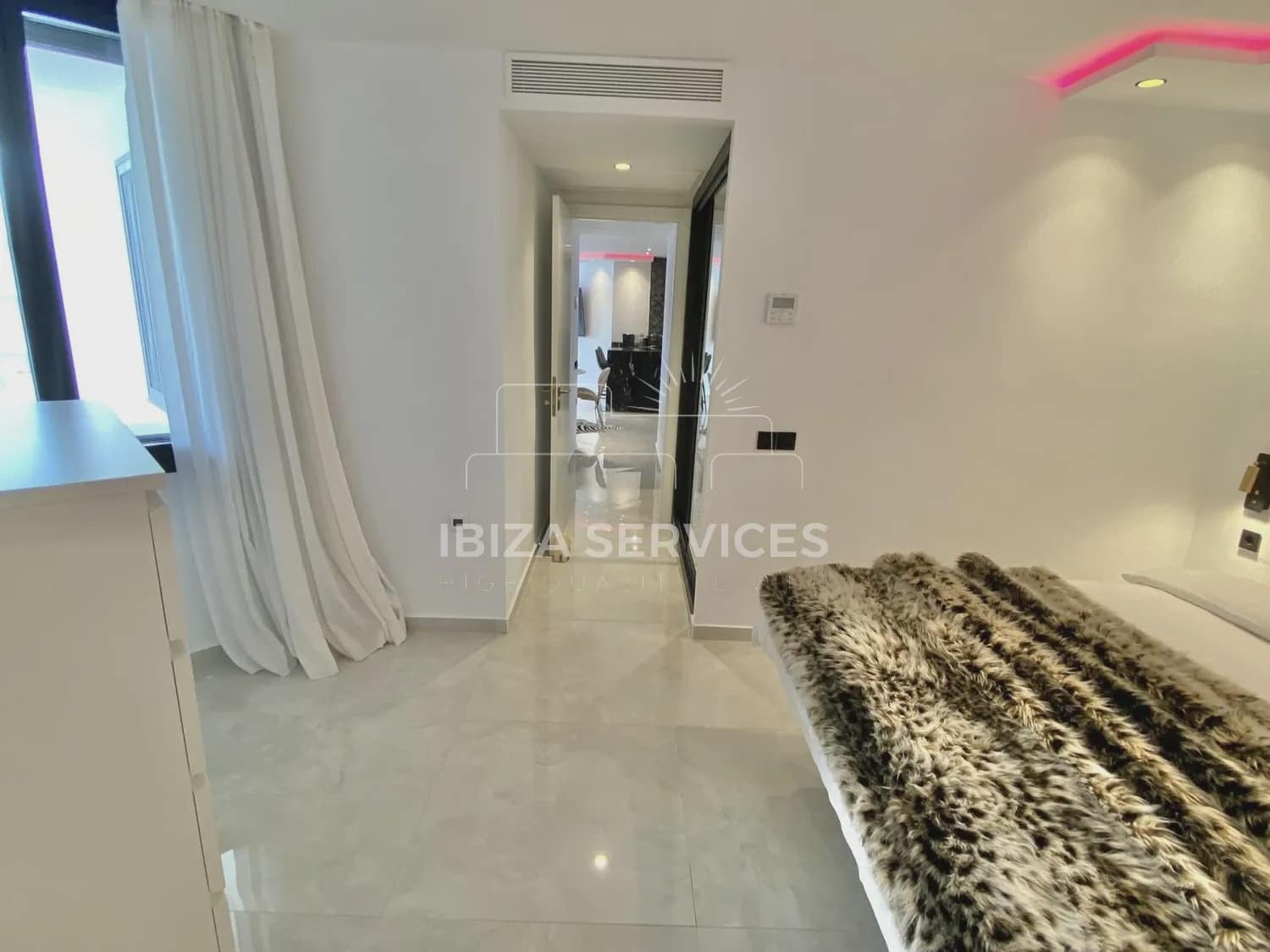 2 soverom Leilighet til leie i Ibiza by med svømmebasseng - € 2 200 (Ref: 10050489)
