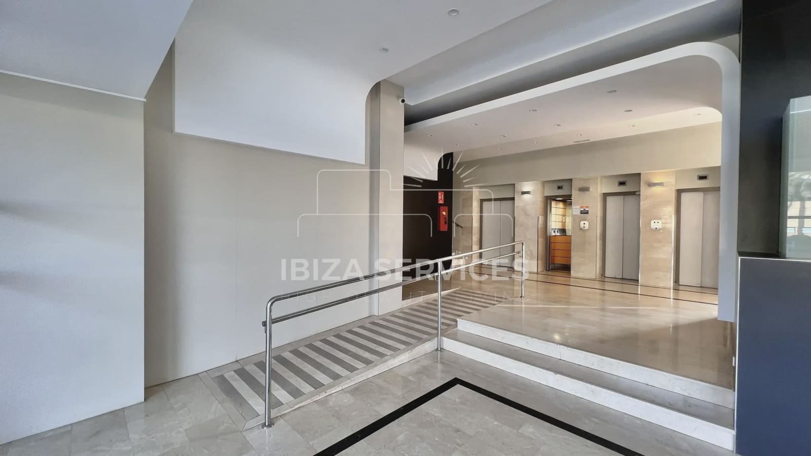 2 soverom Leilighet til leie i Ibiza by med svømmebasseng - € 2 200 (Ref: 10050489)