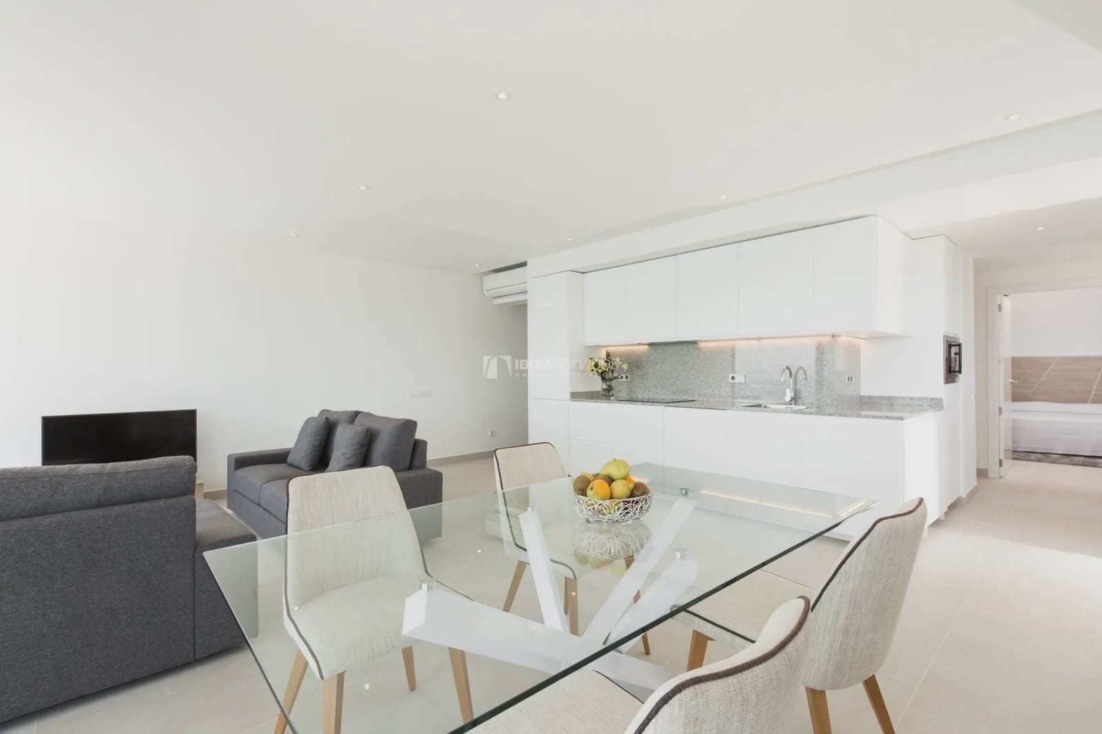 2 bedroom Apartment for rent in Ibiza / Eivissa town with garage - € 1,500 (Ref: 10095034)
