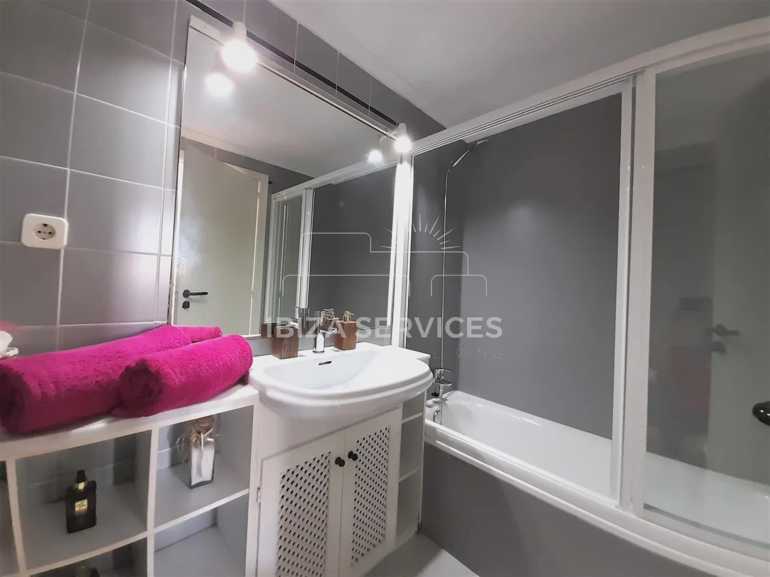 2 Zimmer Apartment zu verkaufen in Ibiza / Eivissa Stadt mit Pool Garage - 800.000 € (Ref: 10147160)
