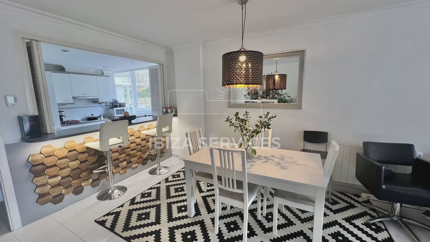 2 Zimmer Apartment zu verkaufen in Ibiza / Eivissa Stadt mit Pool Garage - 800.000 € (Ref: 10147160)