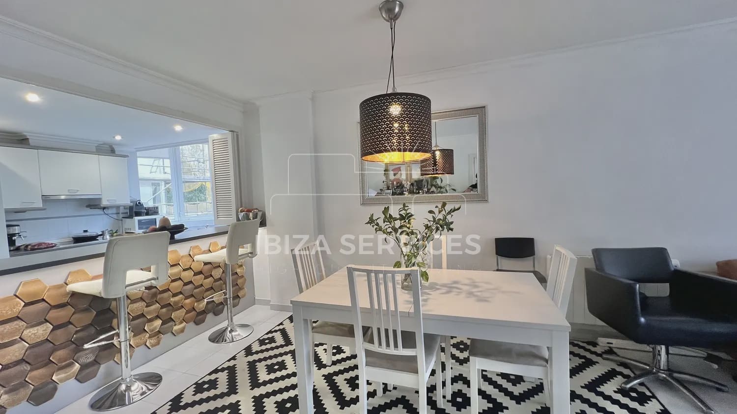 2 Zimmer Apartment zu verkaufen in Ibiza / Eivissa Stadt mit Pool Garage - 800.000 € (Ref: 10147160)