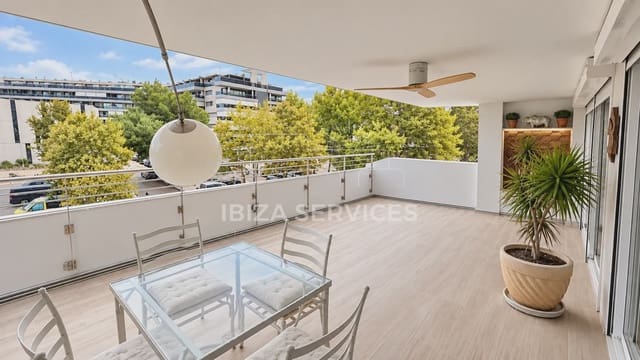 2 bedroom Apartment for sale in Ibiza / Eivissa town with pool garage - € 800,000 (Ref: 10147160)