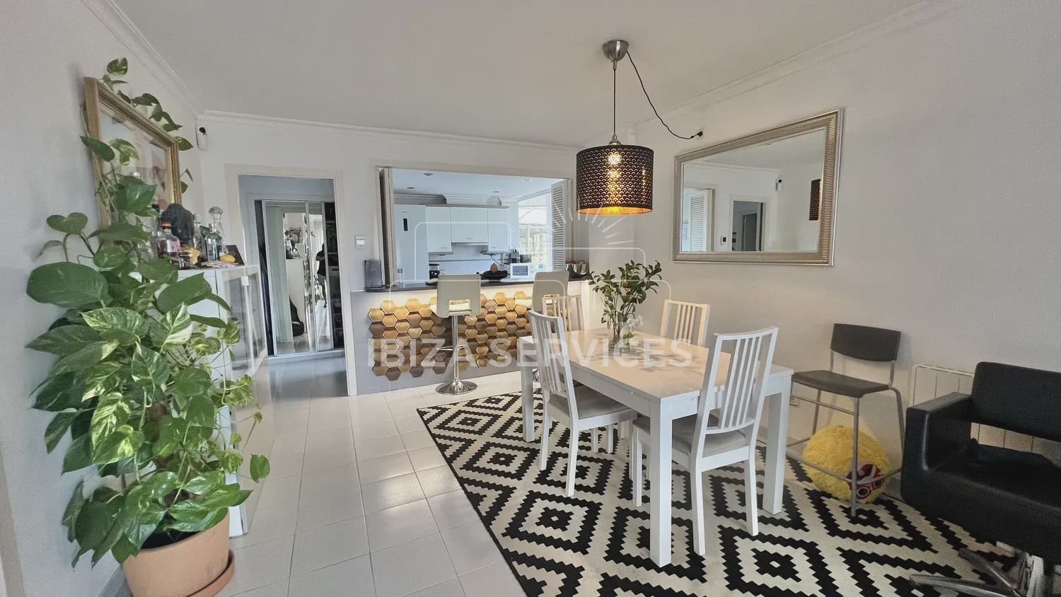 2 Zimmer Apartment zu verkaufen in Ibiza / Eivissa Stadt mit Pool Garage - 800.000 € (Ref: 10147160)