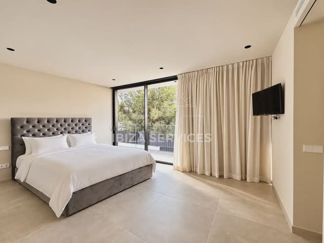 4 soveværelse Villa til leje i Santa Eulalia / Santa Eularia med swimmingpool garage - € 10.000 (Ref: 10182898)