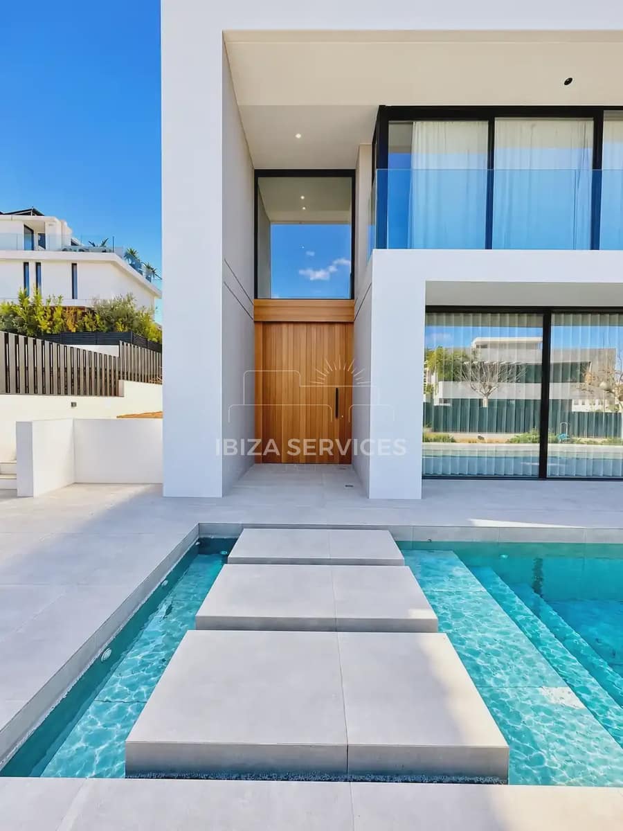 4 soveværelse Villa til leje i Santa Eulalia / Santa Eularia med swimmingpool garage - € 10.000 (Ref: 10182898)