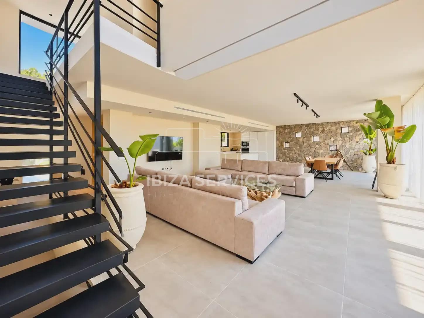 4 soveværelse Villa til leje i Santa Eulalia / Santa Eularia med swimmingpool garage - € 10.000 (Ref: 10182898)