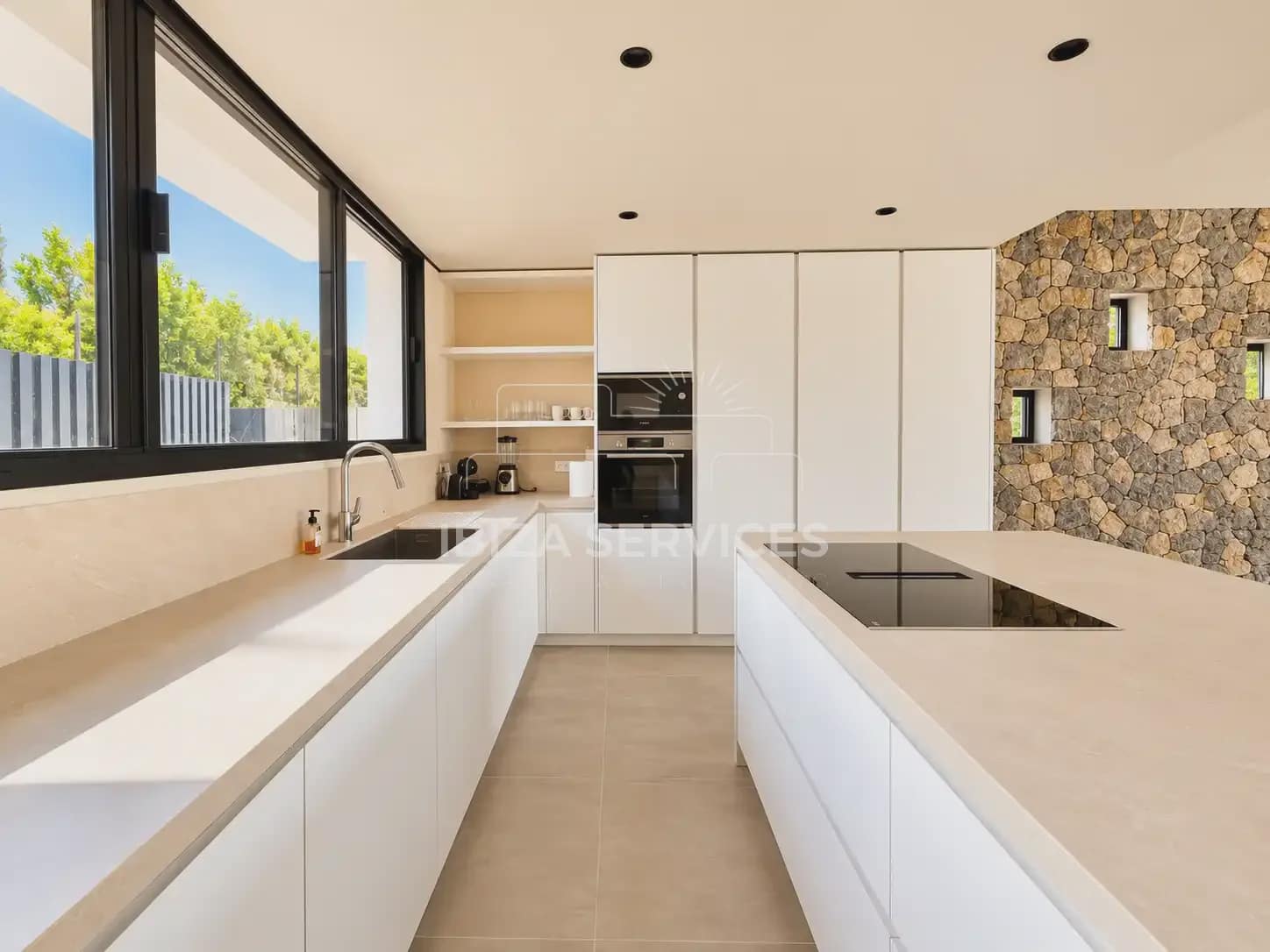 4 soveværelse Villa til leje i Santa Eulalia / Santa Eularia med swimmingpool garage - € 10.000 (Ref: 10182898)