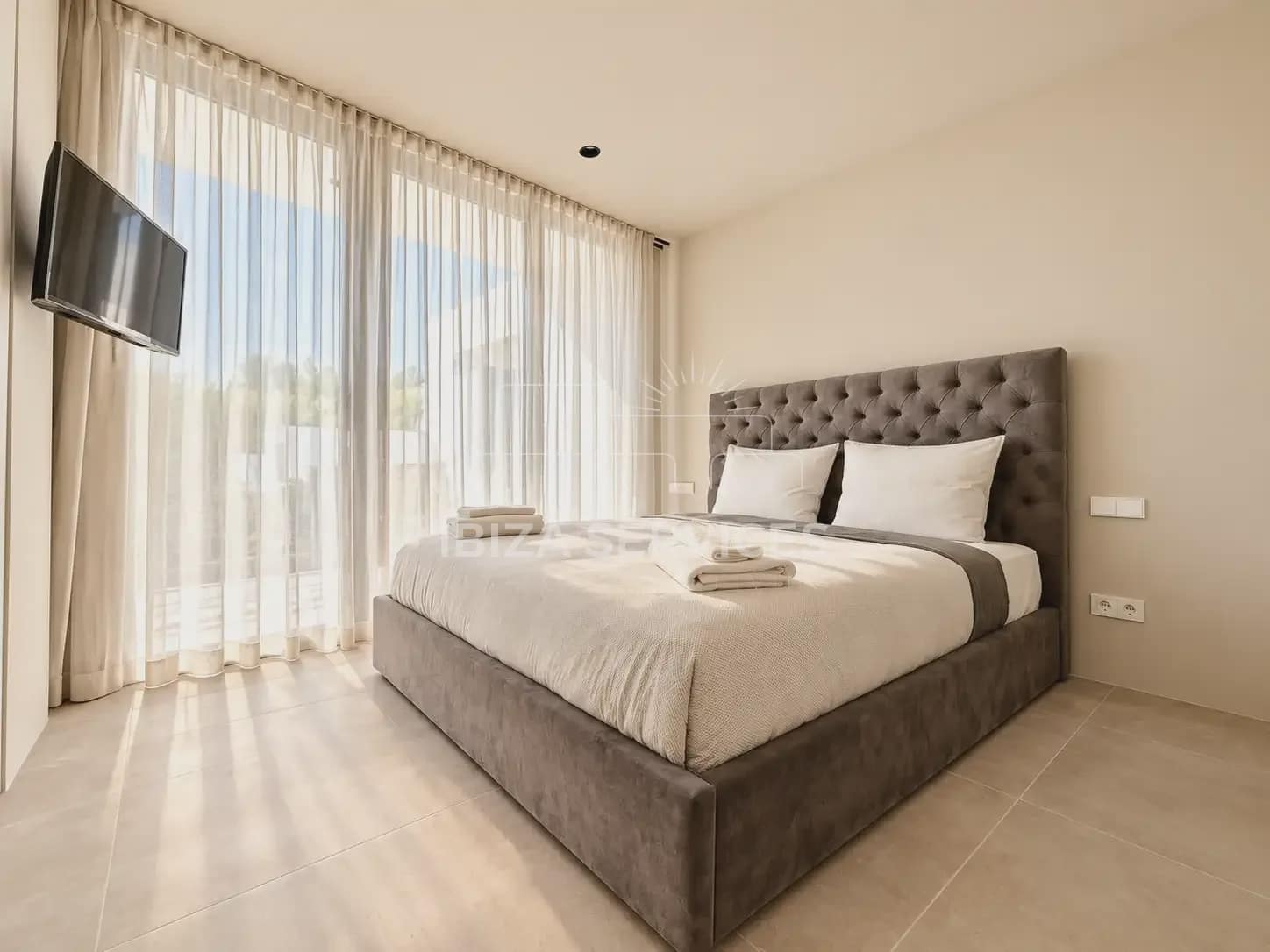 4 soveværelse Villa til leje i Santa Eulalia / Santa Eularia med swimmingpool garage - € 10.000 (Ref: 10182898)
