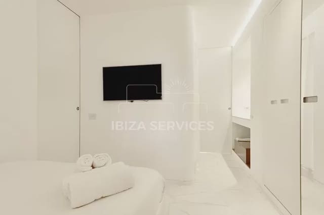 2 slaapkamer Appartement te huur in Ibiza dorp met zwembad garage - € 7.250 (Ref: 8659688)