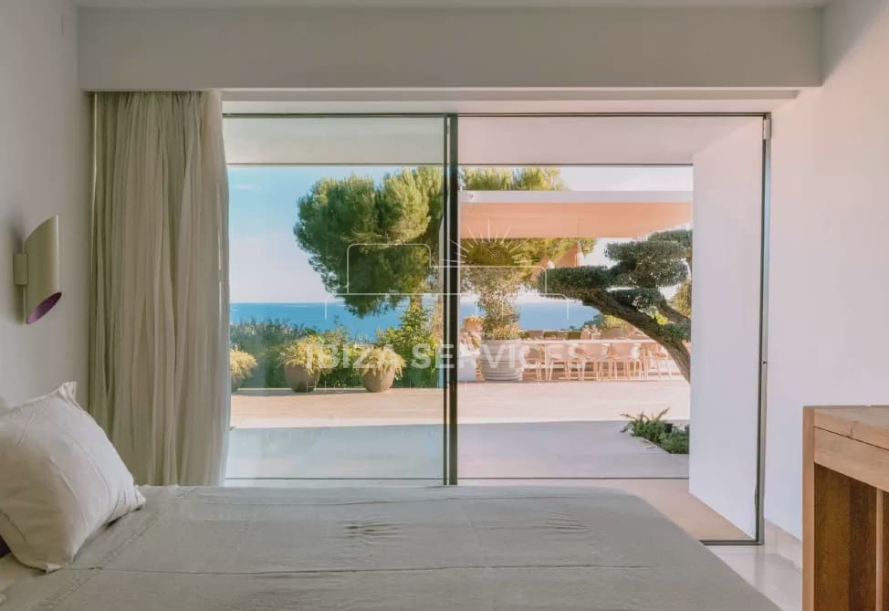 4 slaapkamer Villa voor vakantieverhuur in Es Cubells met zwembad garage - € 12.005 (Ref: 8659692)